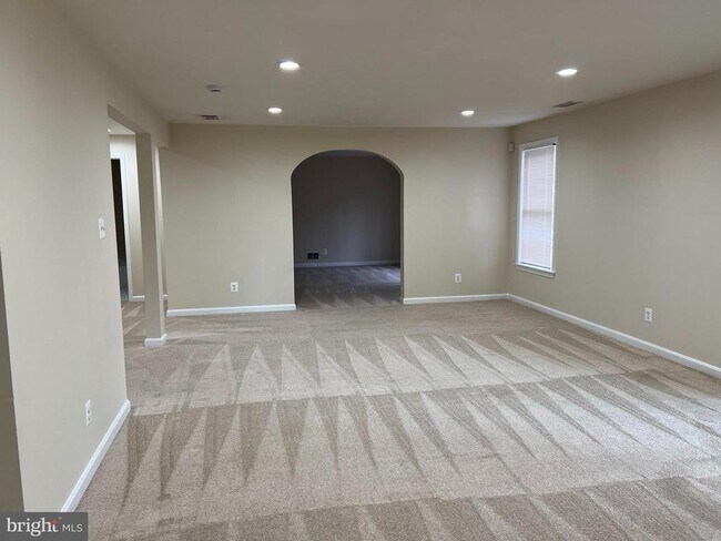 Building Photo - 9425 Spruce Tree Cir