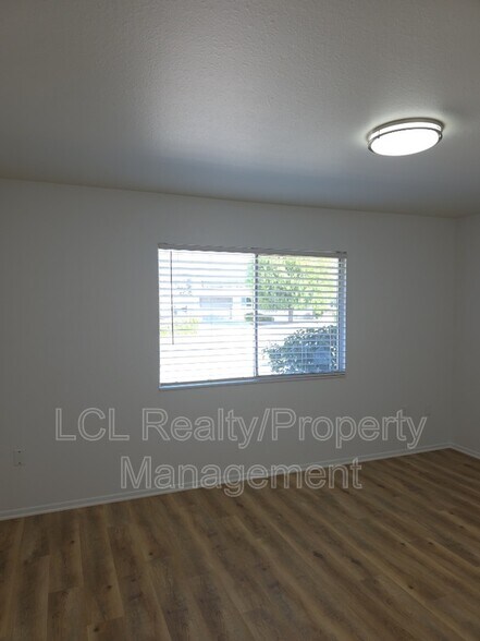 Building Photo - 27111 Wentworth Dr