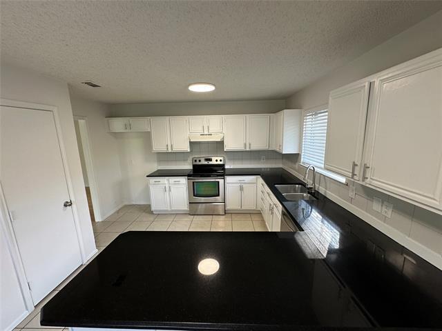 Building Photo - 306 Towne House Ln