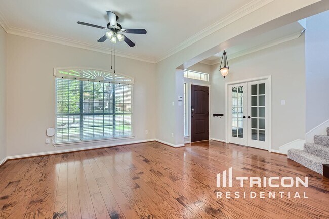 Building Photo - 2020 Hillcroft Dr