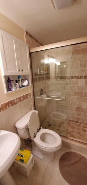 Building Photo - 132 Wettaw Ln