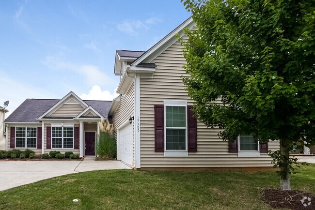 Building Photo - 17300 Hampton Trace Rd