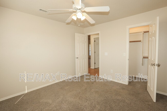 Building Photo - 1592 Hutchinson St