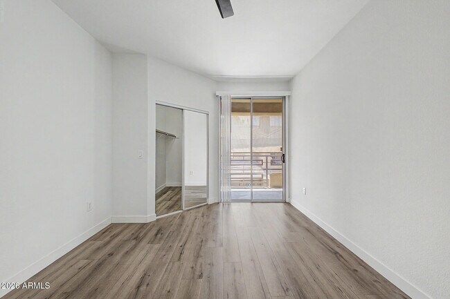 Building Photo - 1411 E Orangewood Ave