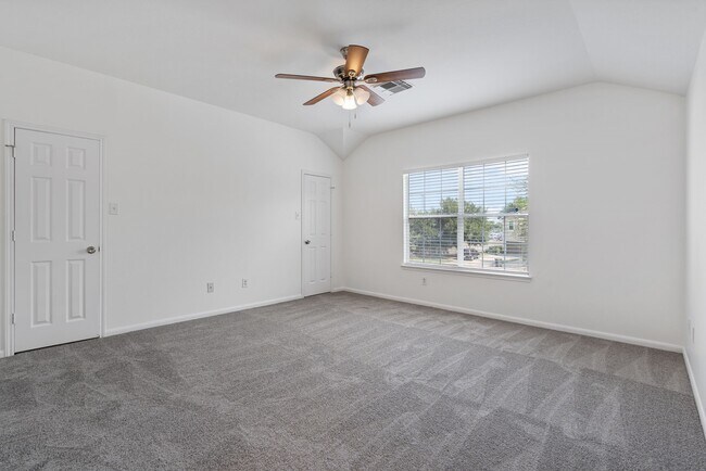 Building Photo - 5010 Kale Ct