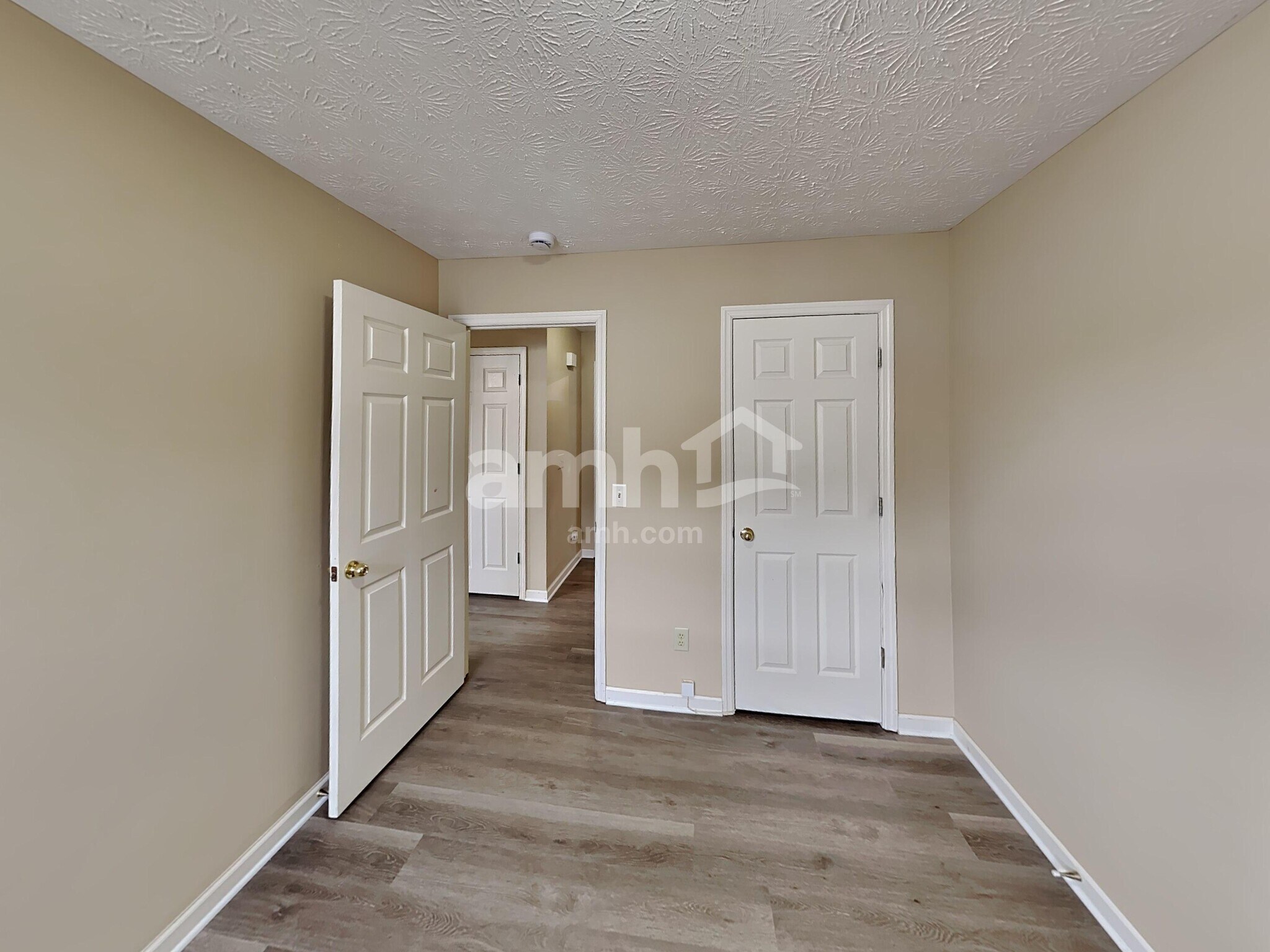 Building Photo - 1212 Wembley Ct