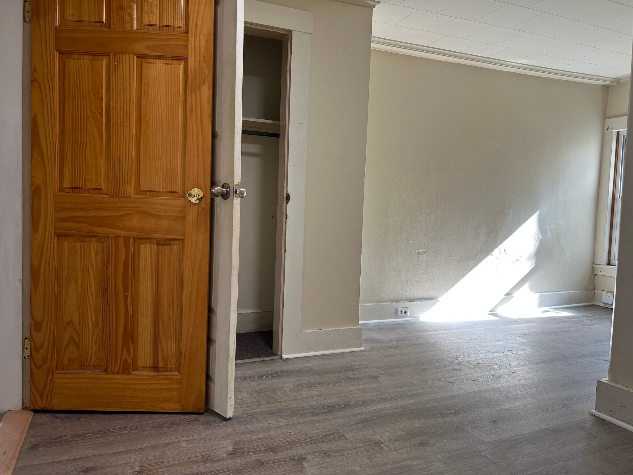 Master Bedroom - 201 Roxbury St