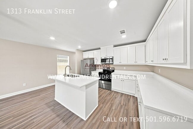 Building Photo - 1313 Franklin St