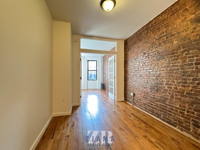 Building Photo - 647 Prospect Pl