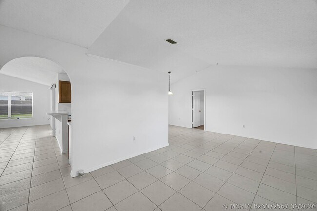 Building Photo - 1800 SW Glenco St