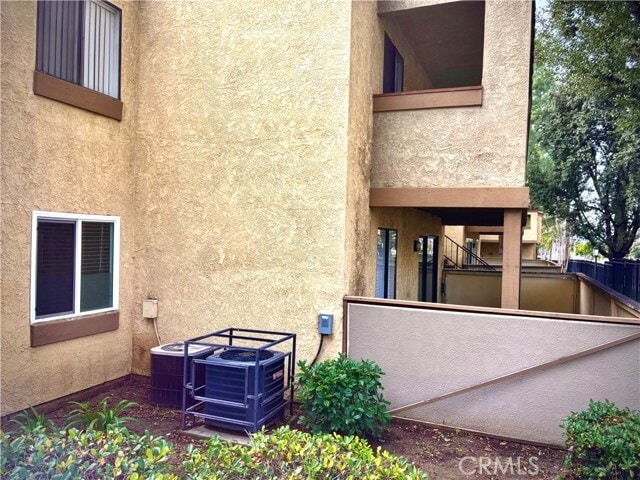 Building Photo - 1110 W Blaine St