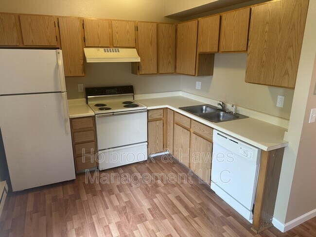 Building Photo - 4531 Boardwalk Dr