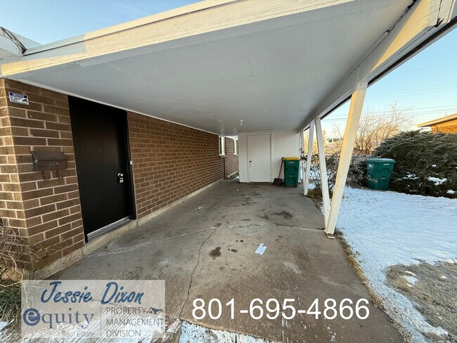 Building Photo - 364 Ann St