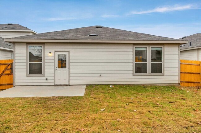 Building Photo - 208 Kildeer Pass