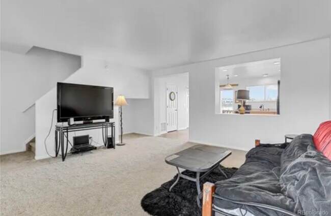 Building Photo - 2209 E 111th Dr