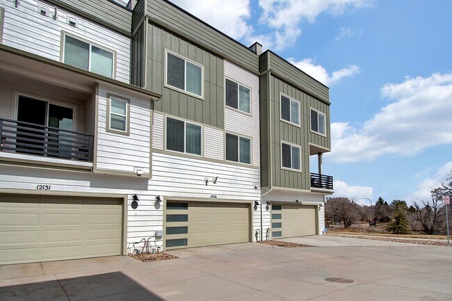 Building Photo - 12121 W 57th Dr