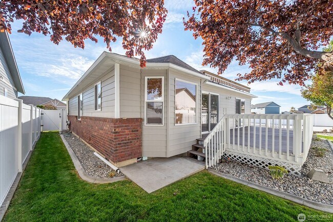 Building Photo - Beautiful 2 Bedroom home with detached shop!
