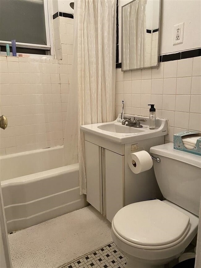 Building Photo - 410 Washington St