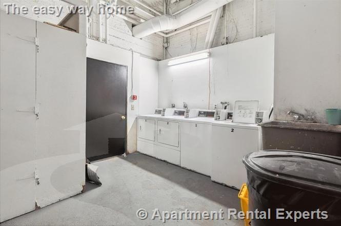 Building Photo - 14 Locust St