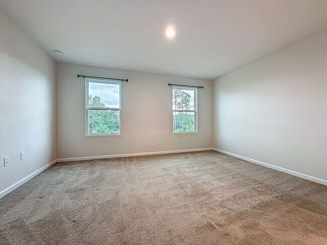 Building Photo - Dream Townhome in Magnolia Grove, Davenport !