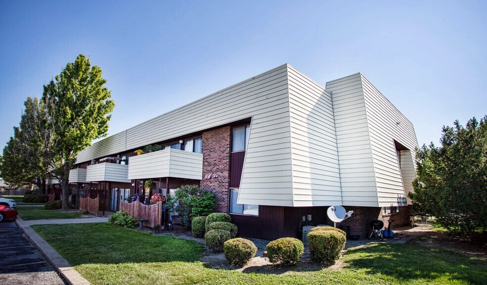 Primary Photo - Cedar Run Apartments