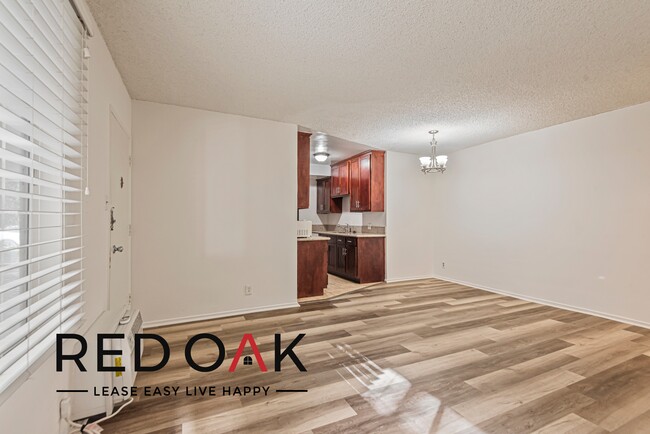 Building Photo - Welcome to This Splendid One Bedroom with ...