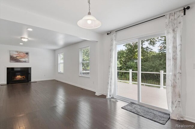 Building Photo - 21422 Navarra Dr