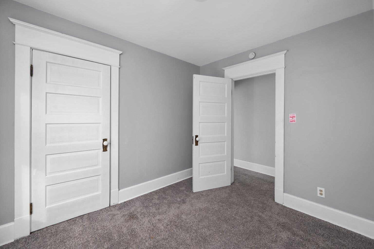 Building Photo - 1321 W 13th St