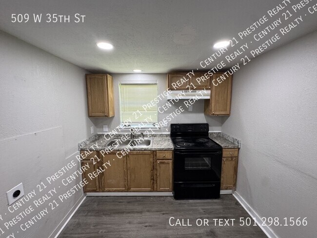 Building Photo - 509 W 35th St