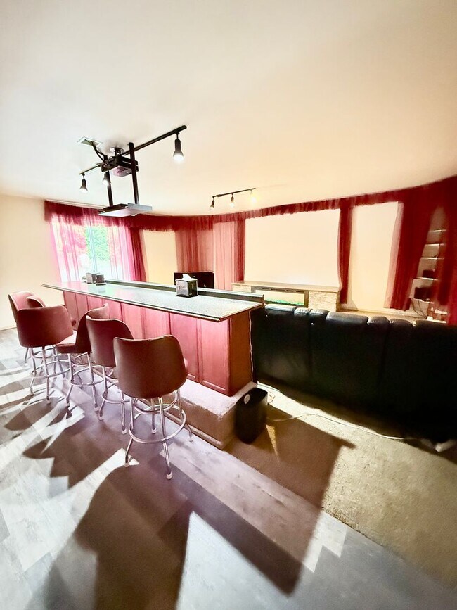 Building Photo - Beautiful house in Maple View Meadows.