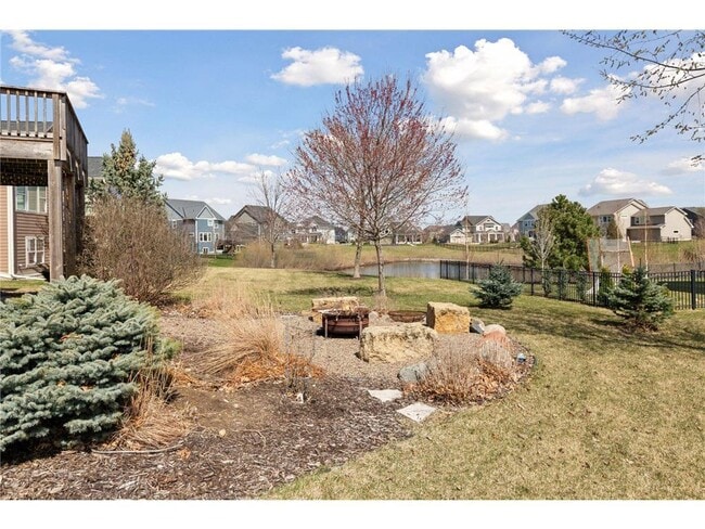 Building Photo - 16588 E Lake Dr