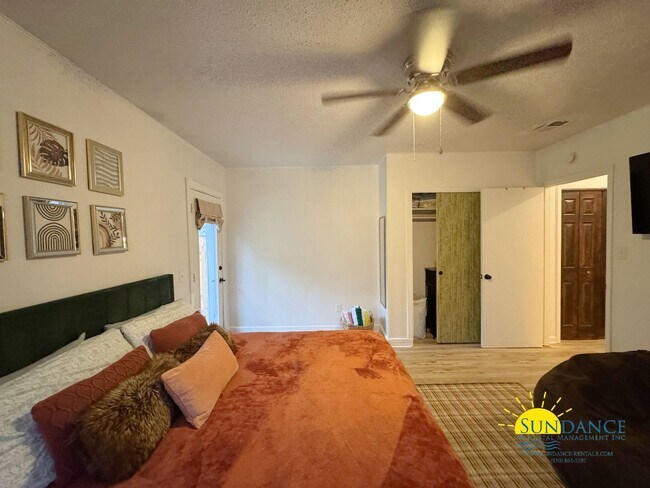 Building Photo - Charming 1-Bed, 1-Bath (Furnished Optional...