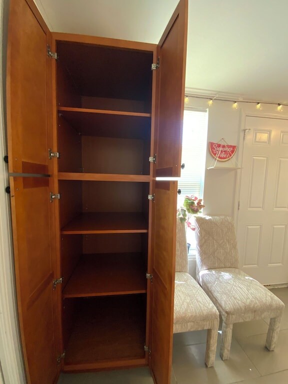 2x1 extra closet space - 2440 Manasota Beach Rd