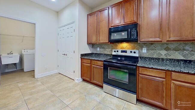 Building Photo - Room for Everyone in This Stunning 6-Bedroom Home!