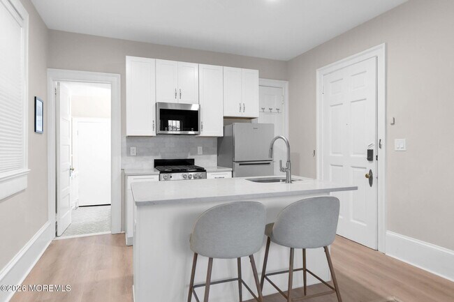 Building Photo - 301 8th Ave