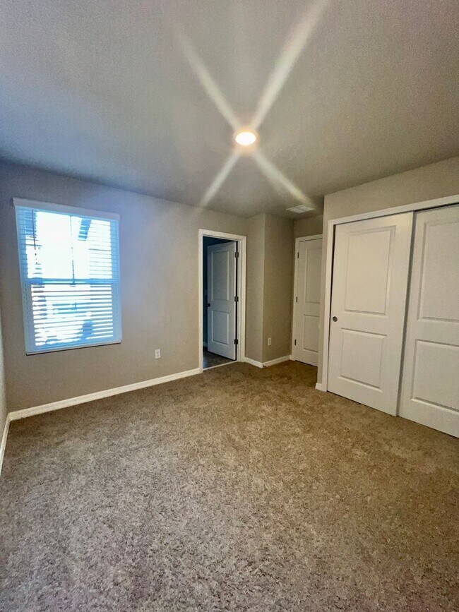 Building Photo - Gorgeous Brand New 3/2.5 Townhome
