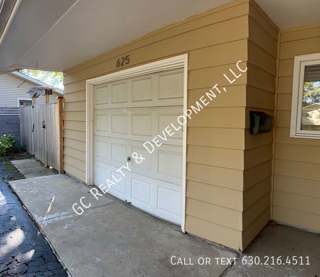 Building Photo - **COMING SOON - AVAIL 03/01/25! HOFFMAN ES...