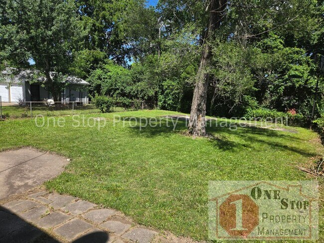 Building Photo - Beautiful 3 Bedroom 2 Bathroom in Kansas City
