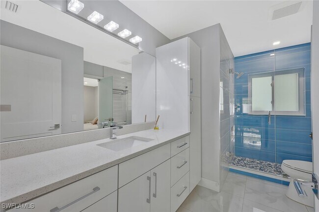 Building Photo - 532 103rd Ave N