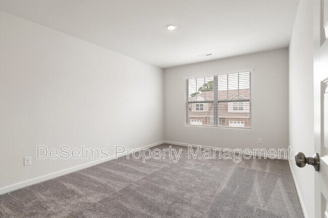 Building Photo - 431 Alcott Wy