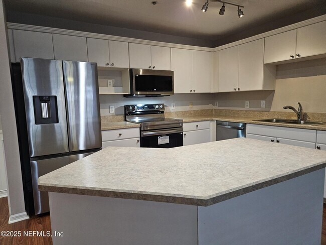 Building Photo - 3591 Kernan Blvd S