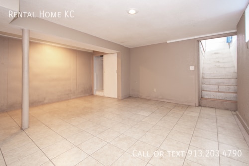 Building Photo - 9427 Gillette St