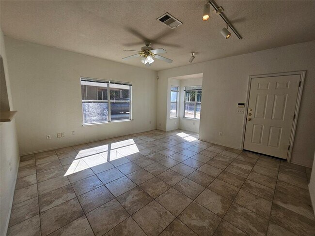 Building Photo - 304 Windridge Village Cove