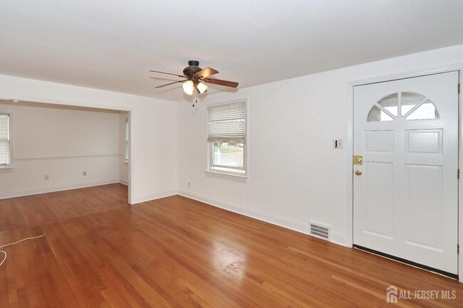 Building Photo - 2 Mohawk Dr