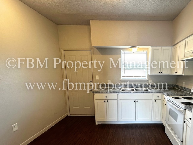 Building Photo - Willow Court Apartments, Unit 502 - 2 Bedroom, 1 Bathroom Apartment Home in Mexia, TX!