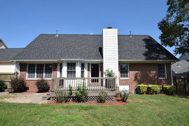 Building Photo - 2828 Franzia Dr
