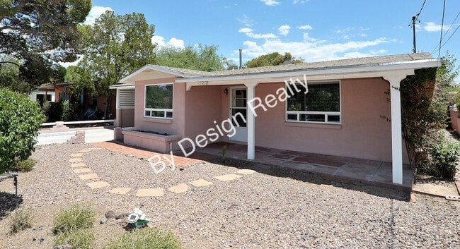 Building Photo - Hedrick Acreage 2 Bed 1 Bath Mid Century Bungalow with Modern Remodel