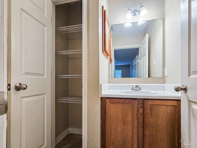 Building Photo - 9771 Cobblebrook Dr