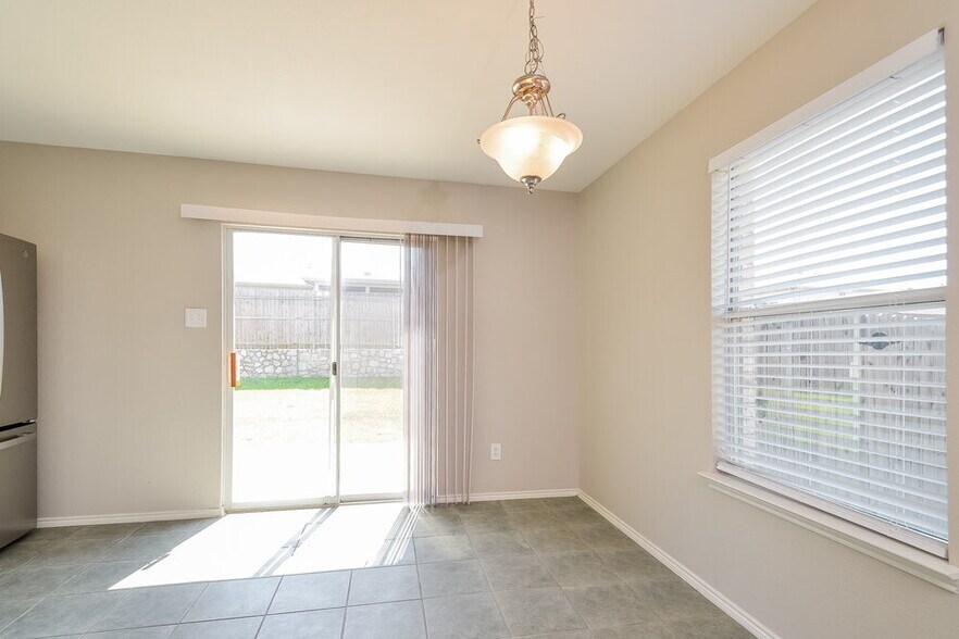 Building Photo - 1232 Wenatchee Dr