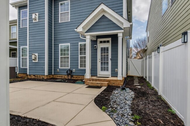 Building Photo - 10524 Royal Winchester Dr